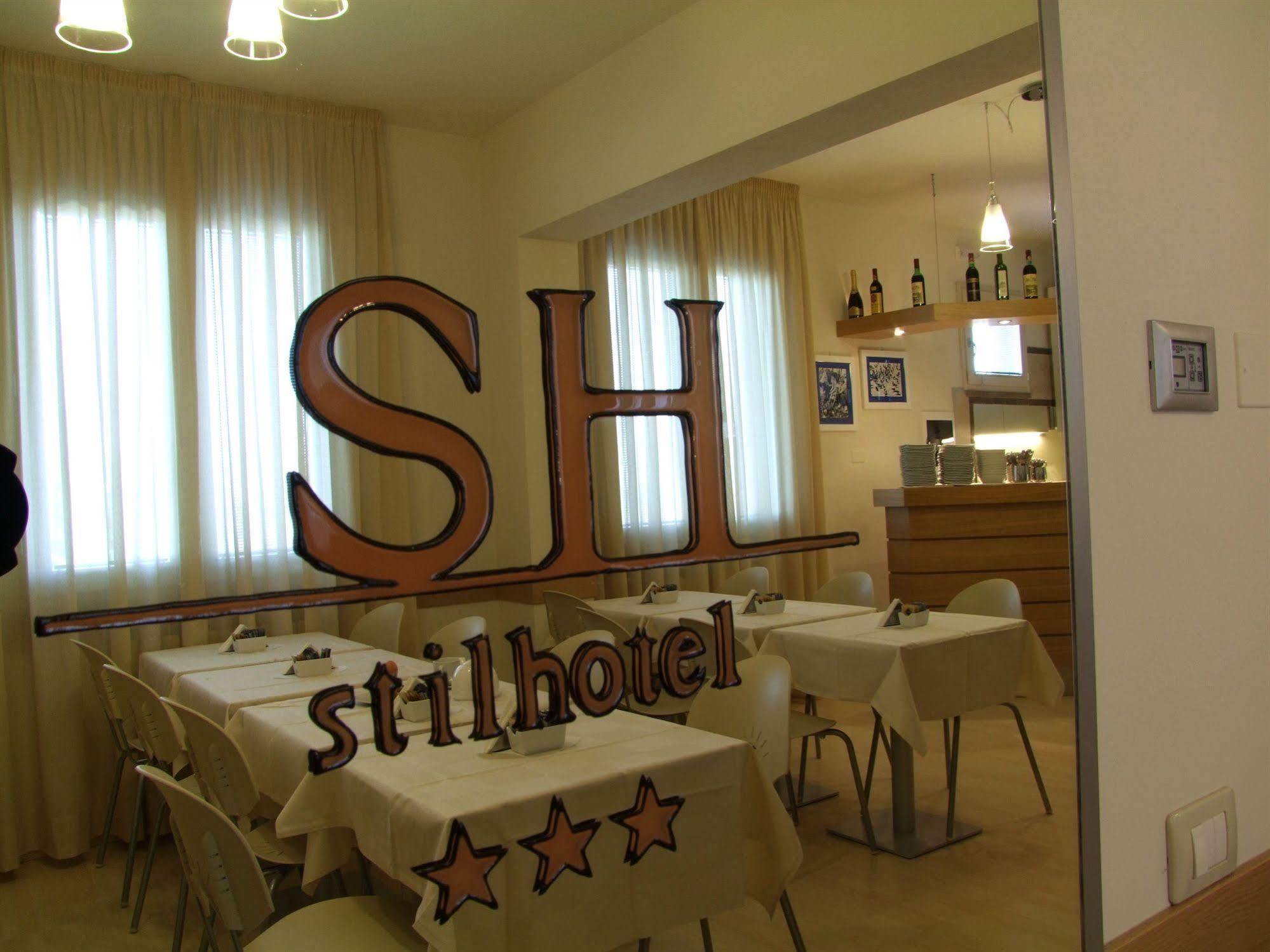 Stilhotel Синя Екстериор снимка