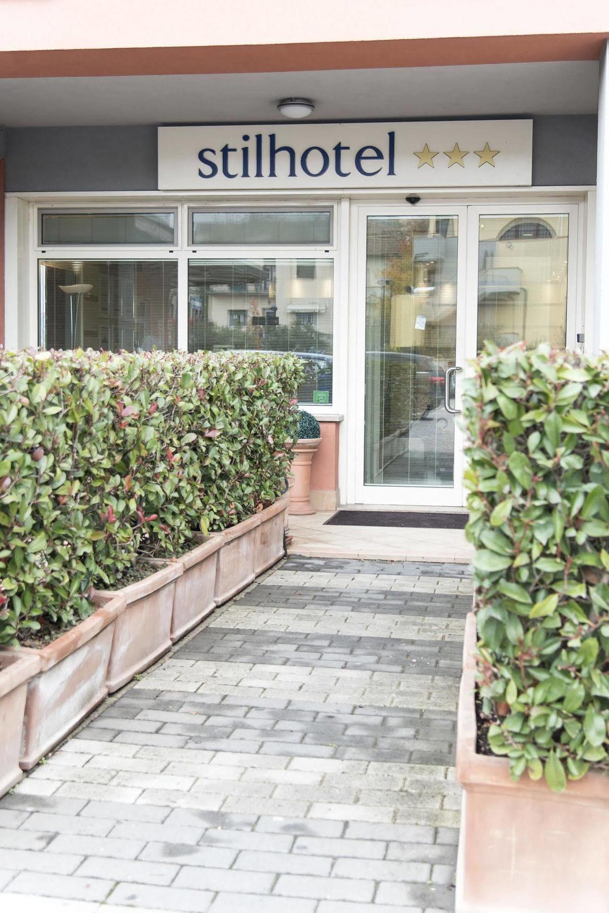 Stilhotel Синя Екстериор снимка
